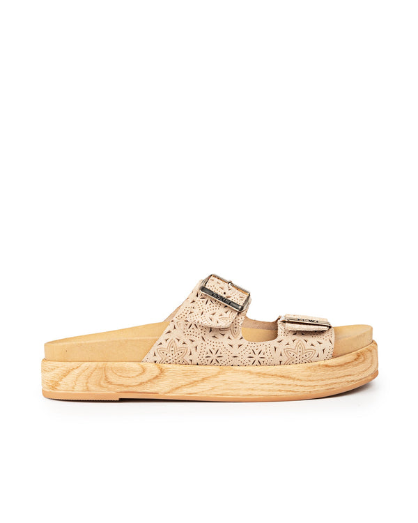 Corte: Mare Gamuza Perforada Beige