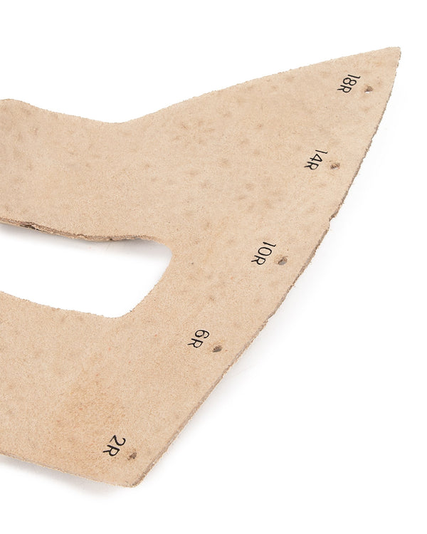 Corte: Mare Gamuza Perforada Beige