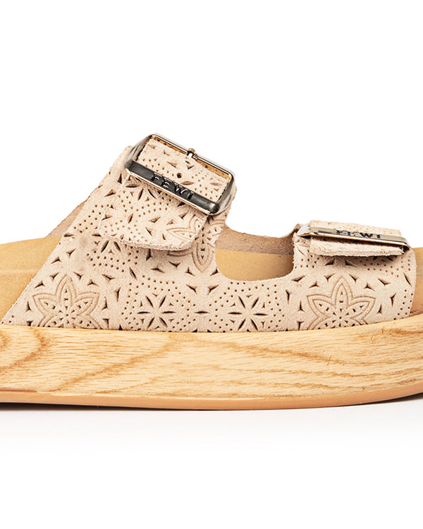 Corte: Mare Gamuza Perforada Beige